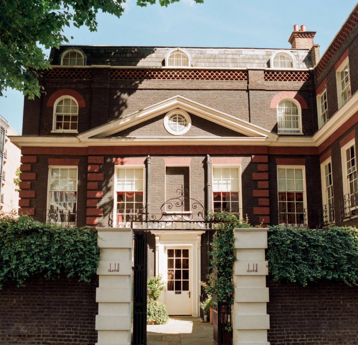 NEJ Stevenson / Bourdon House for Alfred Dunhill which acts as the cover image for an interview with master craftsman, Neil Stevenson.